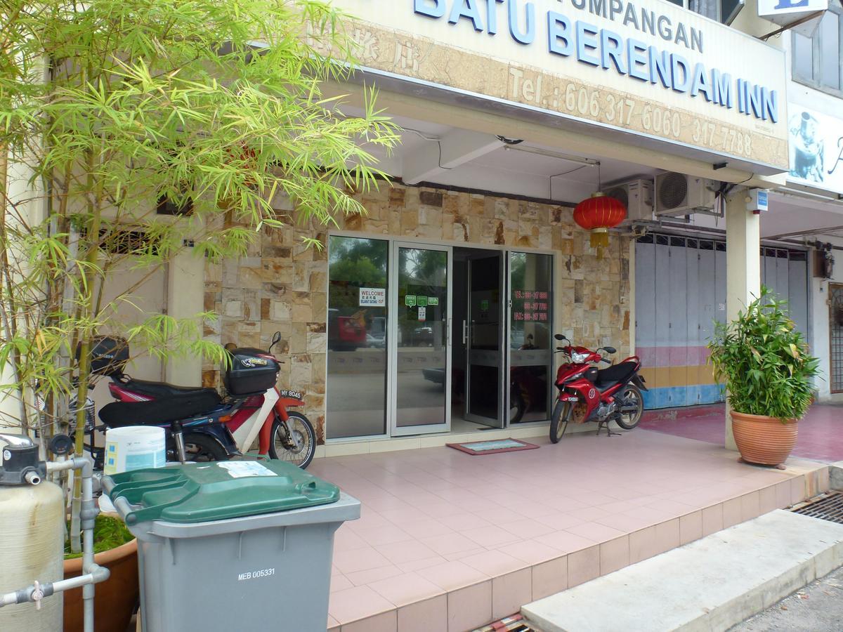Batu Berendam Inn Kampong Sungai Putat 外观 照片