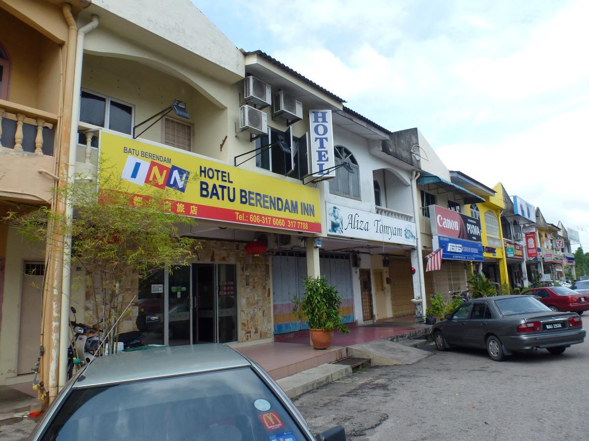 Batu Berendam Inn Kampong Sungai Putat 外观 照片