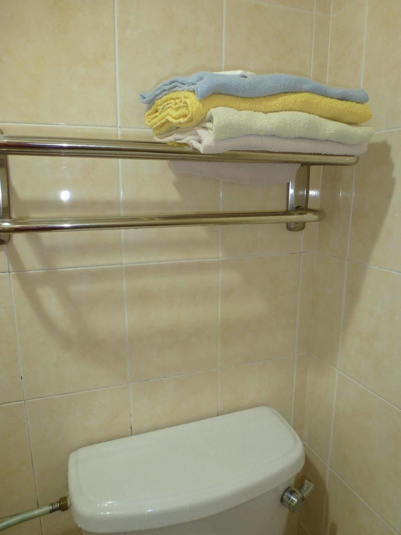 Batu Berendam Inn Kampong Sungai Putat 外观 照片